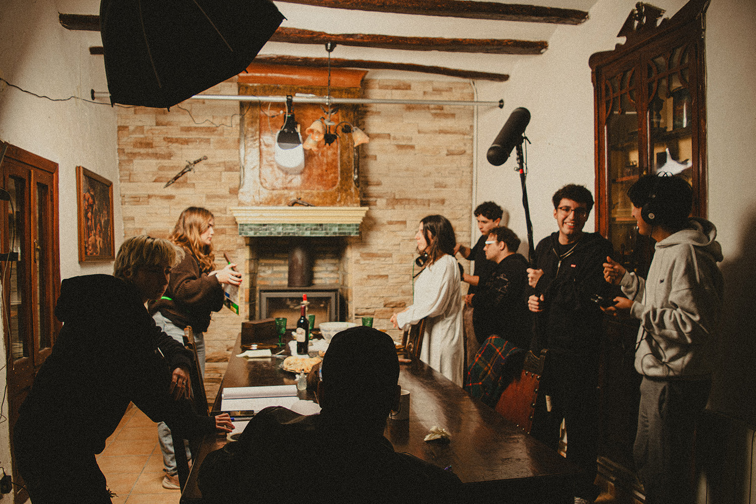 La actriz de Arni con el equipo.